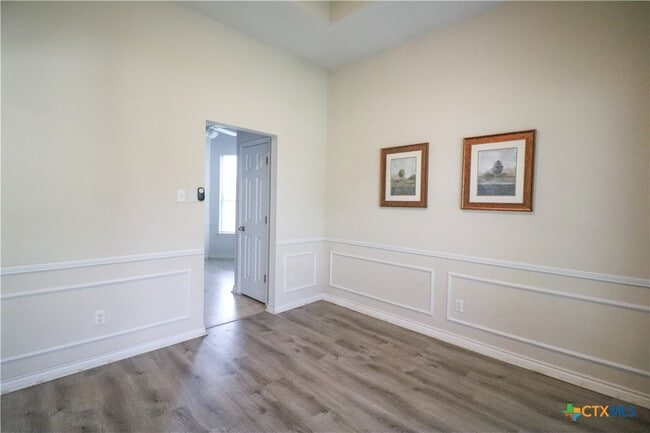 Building Photo - 2314 Kingsbury Dr