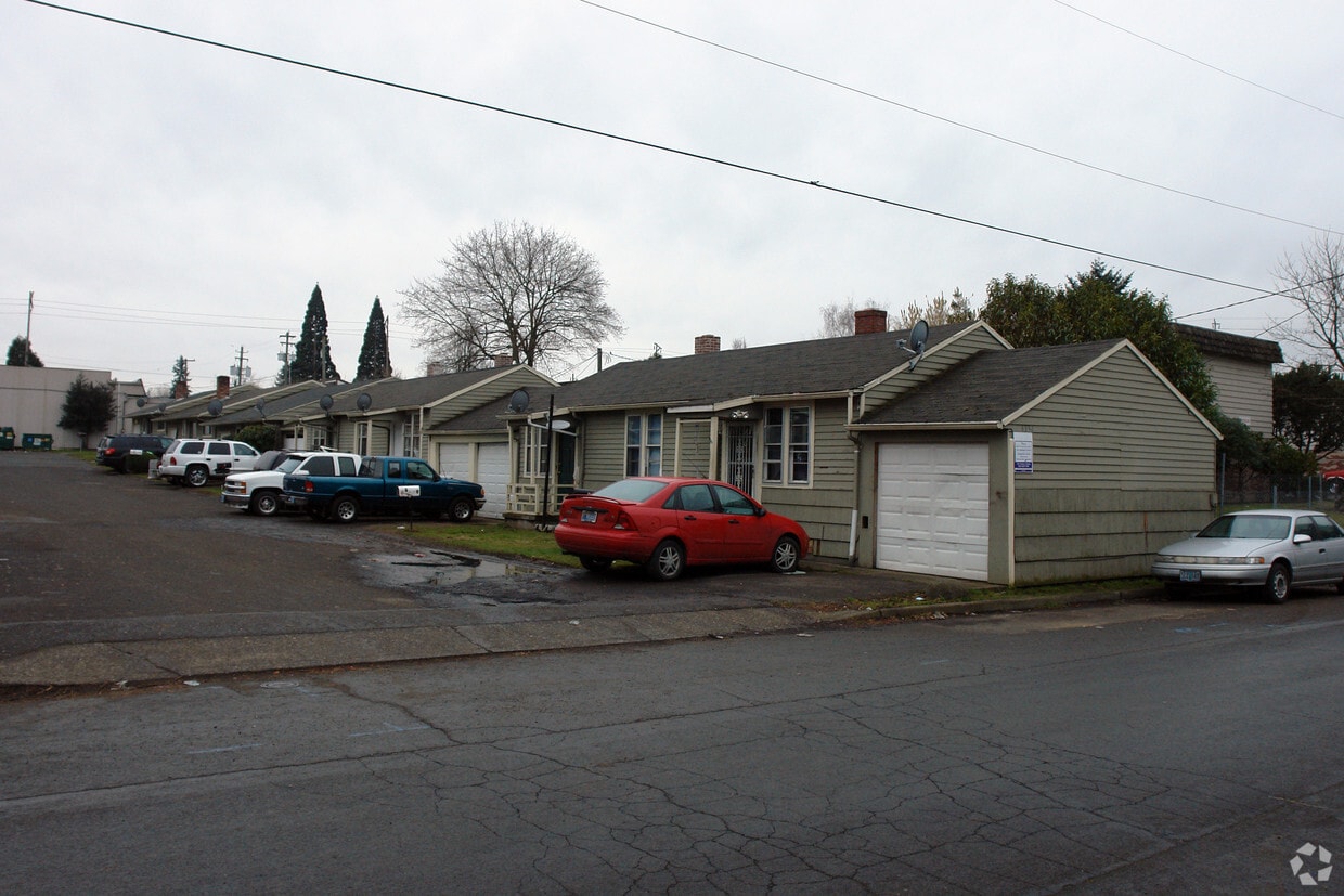Building Photo - 4344 NE Jarrett St