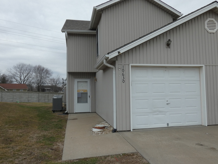 Foto principal - Beautiful Town Home in North Kansas City S...