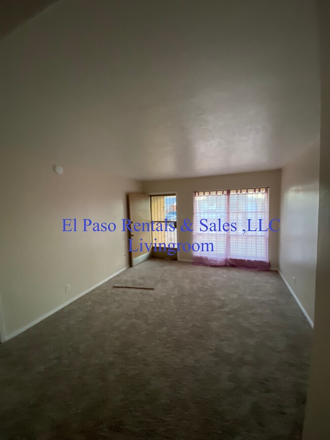 Sala de estar - 5625 Creston Ave