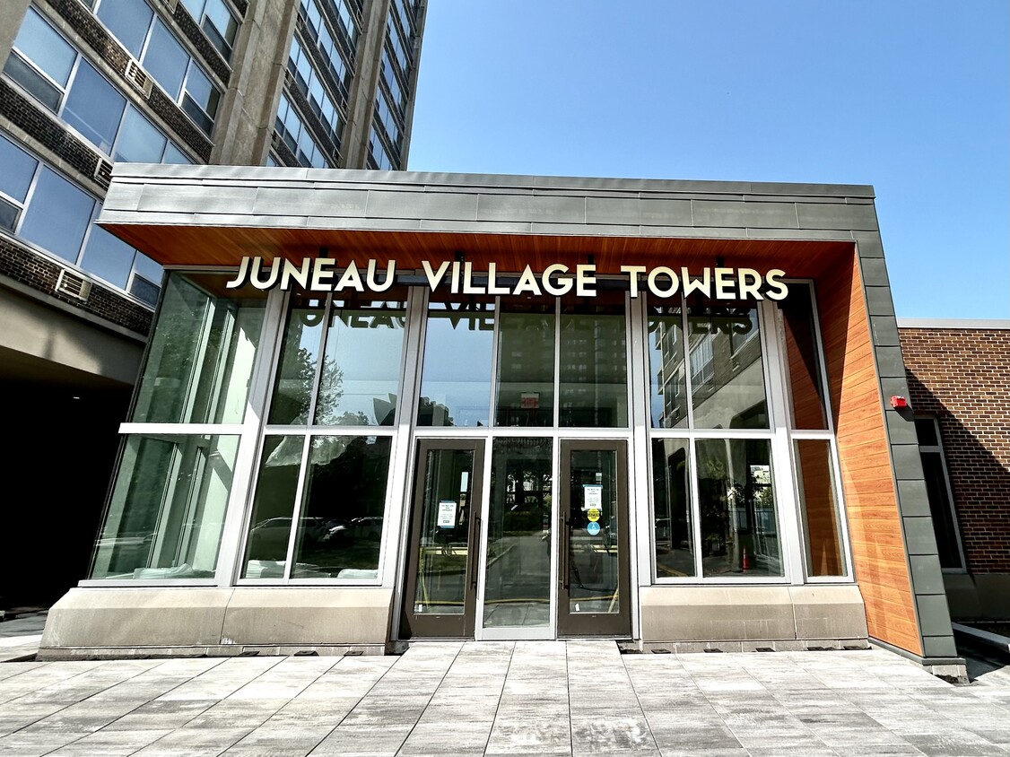 Edificio de servicios de Juneau Village Towers - Juneau Village Towers