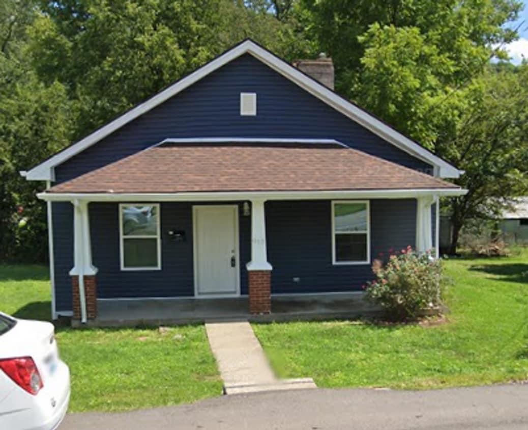 Primary Photo - Your Fresh Start in Frankfort! Newly Renov...
