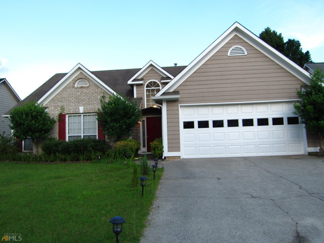 Primary Photo - 2910 Camelot Woods Dr NW