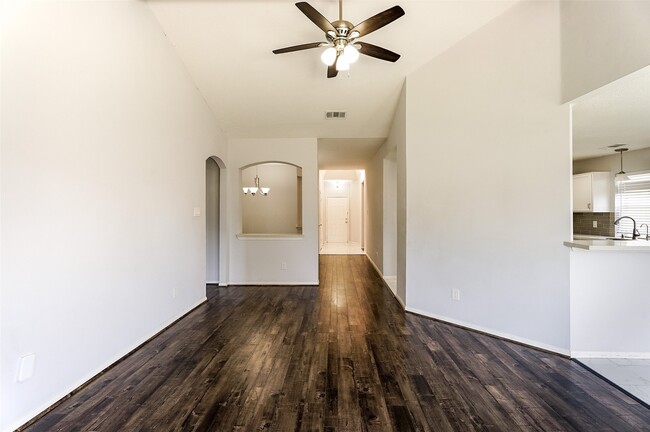 Building Photo - 16915 Pheasant Ridge Dr