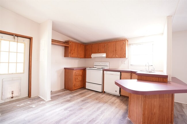 Building Photo - 9533 Cypress Dr