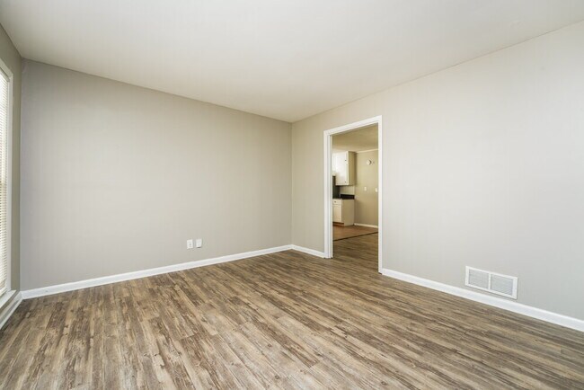 Foto del edificio - 2658 Kelly Lake Rd
