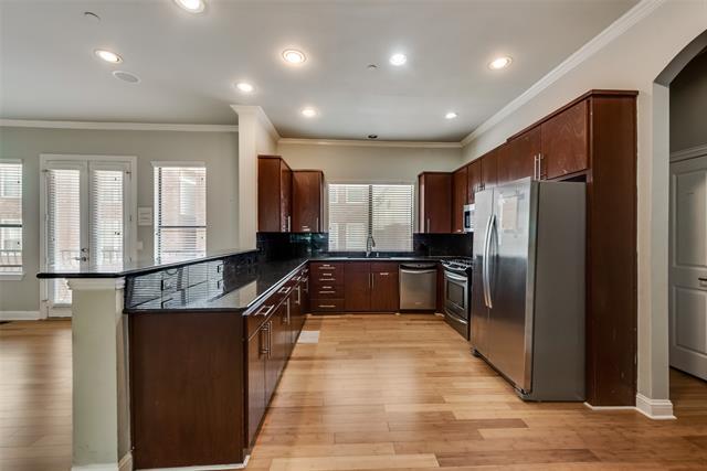 Foto del edificio - 4432 Bowser Ave