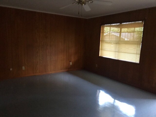 Building Photo - 110 El Camino E