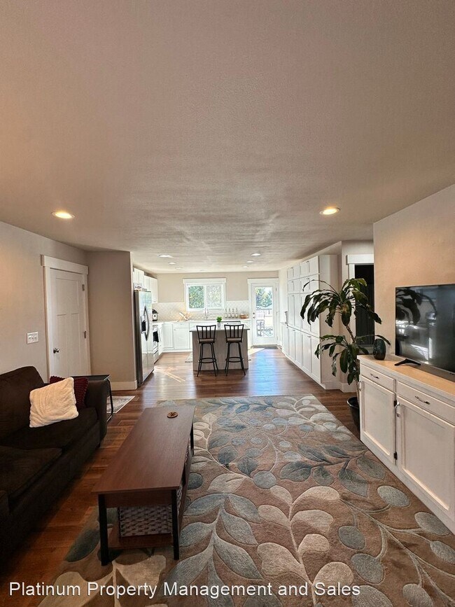 Foto del edificio - 3 br, 2 bath House - 1910 8th St. NE