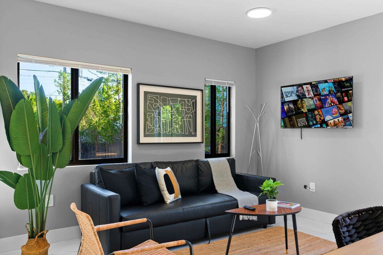 Foto principal - 1350 NW 28th St