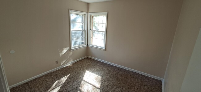 Building Photo - 1819 S 24th St