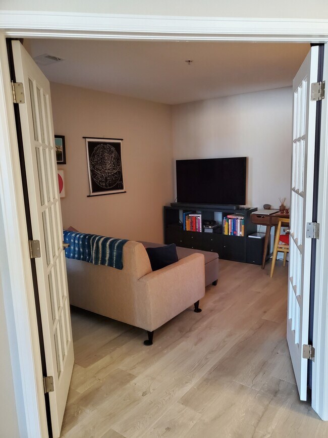 Foto del edificio - 4935 Twin Lakes Rd