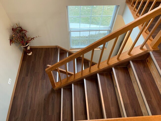 Building Photo - 640 Le Parc Cir
