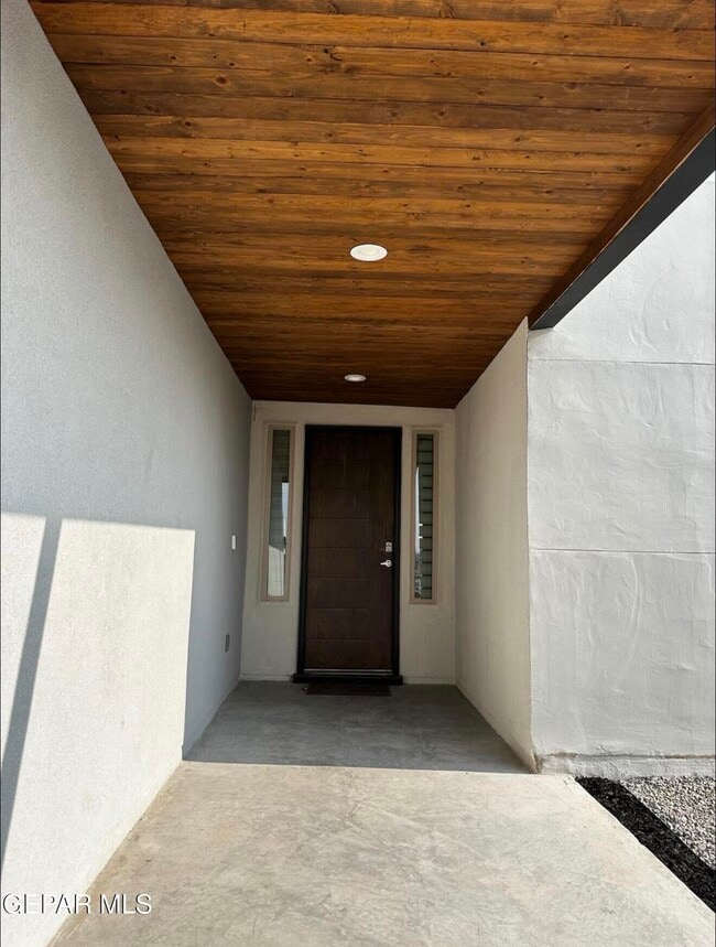 Foto del edificio - 13010 Terrington Ave