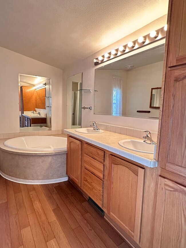 Foto del edificio - 3 Bedrooms | 2 Bath Home in The Dalles, OR