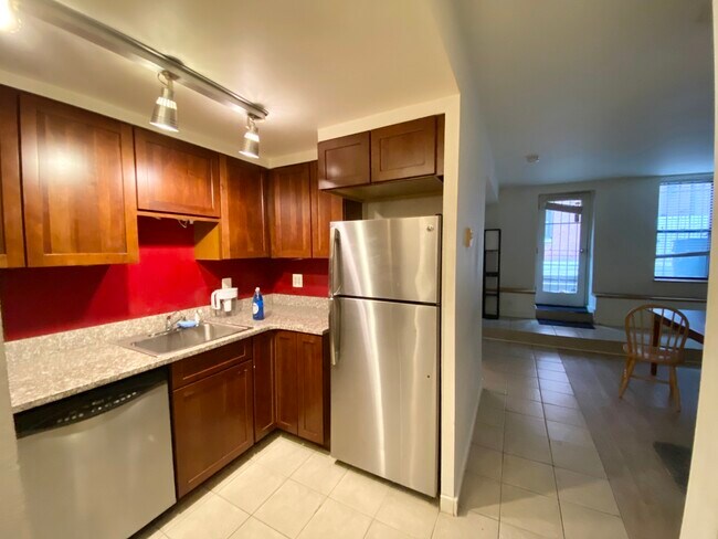 Foto del edificio - 28 Symphony Rd