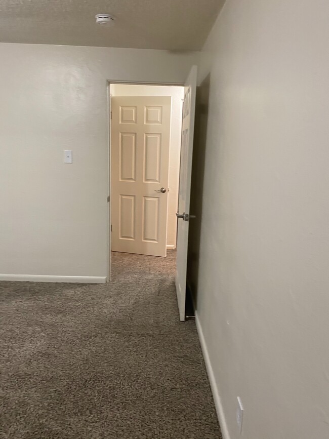 Foto del edificio - Hillcrest Apartments