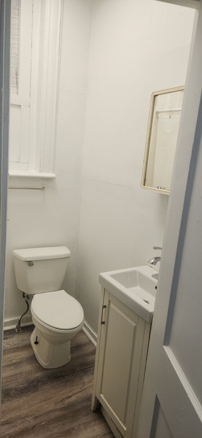 Foto del edificio - "Charming Studio Living: Cozy & Convenient in Downtown Duluth!" (accepts Section-8 tenants)