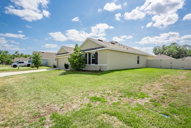 Building Photo - 1556 NE 50th Ter