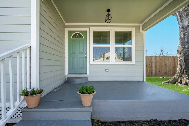 Foto del edificio - 632 E 38th St