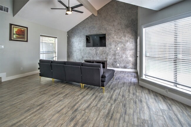 Foto del edificio - 12527 Brook Meadows Ln
