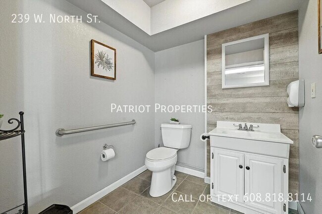 Foto del edificio - 239 W North St