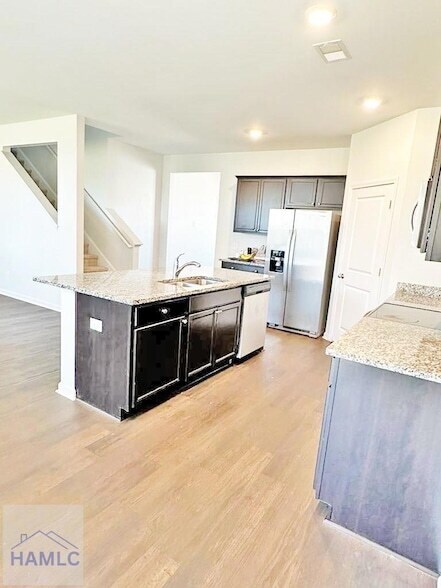 Foto del edificio - 163 Hogan Dr