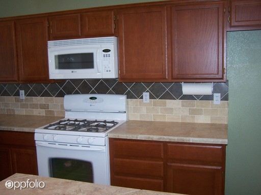 Building Photo - 2518 River Cove Dr