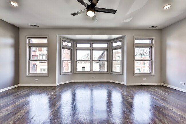 Building Photo - 2209 W North Ave