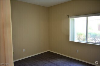 Building Photo - 2291 W Horizon Ridge Pkwy