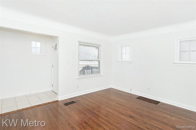 Foto del edificio - 1426 E 10 Mile Rd