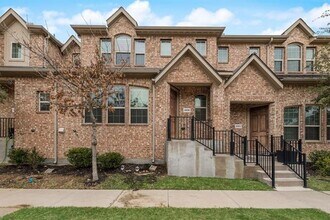 Building Photo - 2559 Sarah Ln