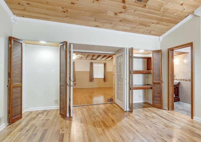 Building Photo - 331 Chickasaw Dr