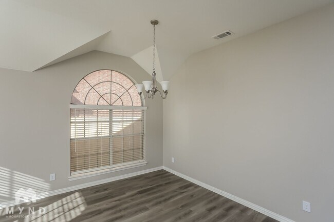 Foto del edificio - 515 Bristlecone Dr