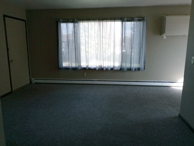 Building Photo - 2766 N Robinson Dr