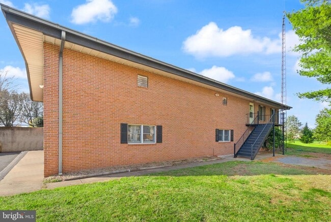 Foto del edificio - 318 Evergreen Mills Rd