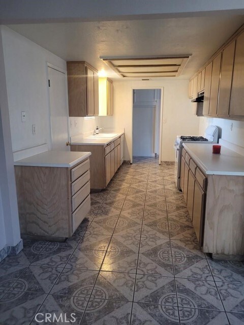 Foto del edificio - 17736 Upland Ave
