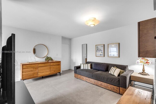 Foto del edificio - 820 Salzedo St