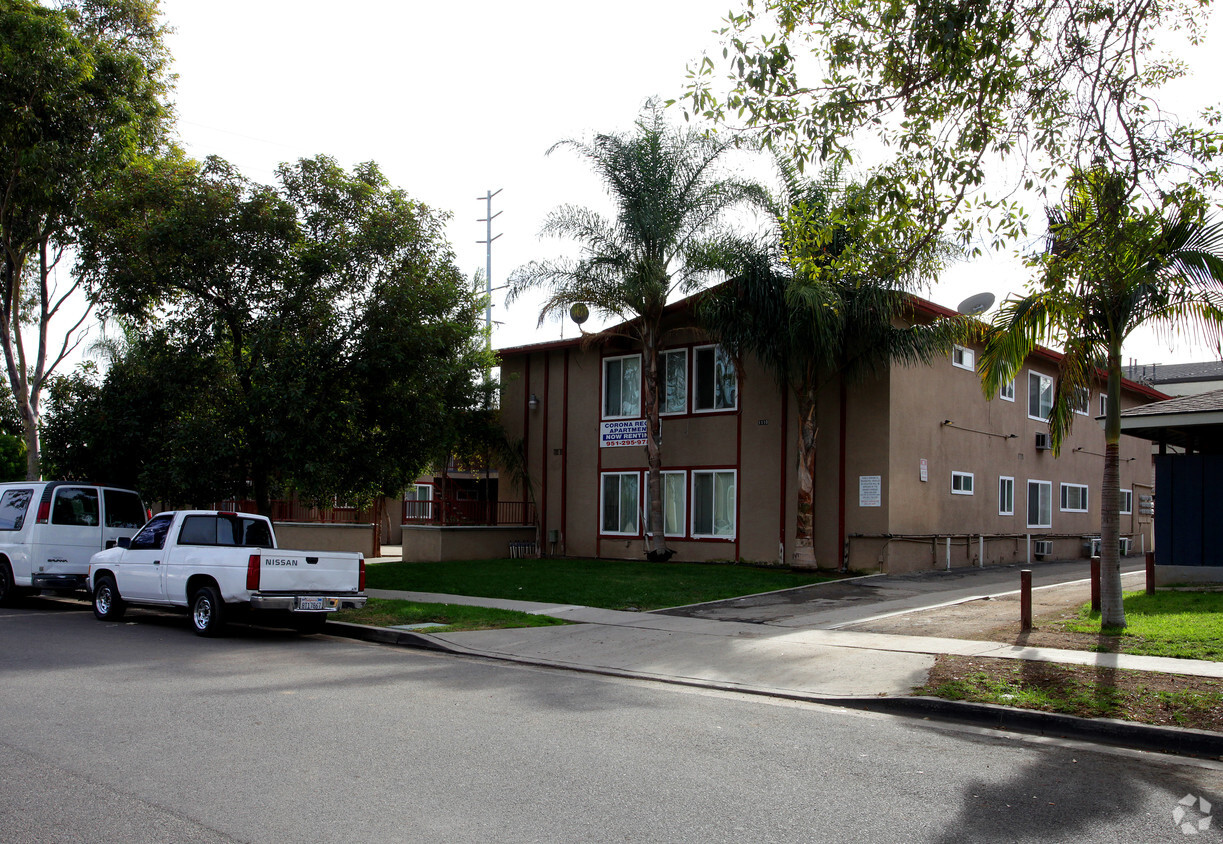 Primary Photo - Corona Regis