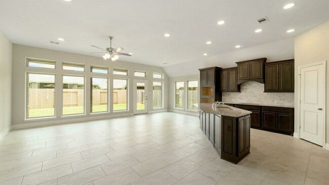 Foto del edificio - 1335 Paradise Creek Ln