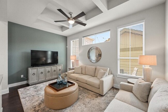 Building Photo - 915 Banyon St