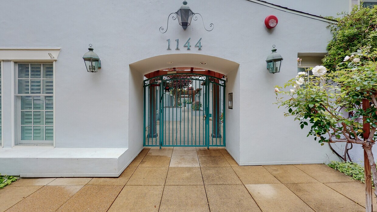 Foto principal - 1144 Yale St