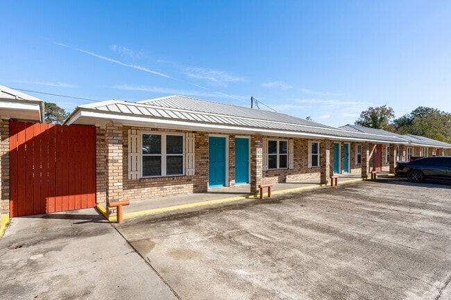 Entrance - 14207 W Club Deluxe Rd