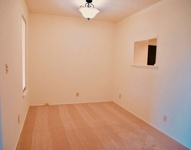 Building Photo - Golden Oaks 2 bedroom condo. Sweeping bay views. Rarely available..