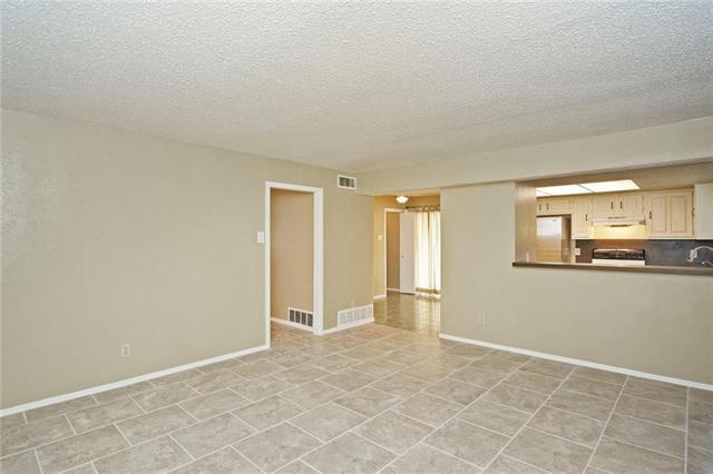 Building Photo - 1704 Blake Dr