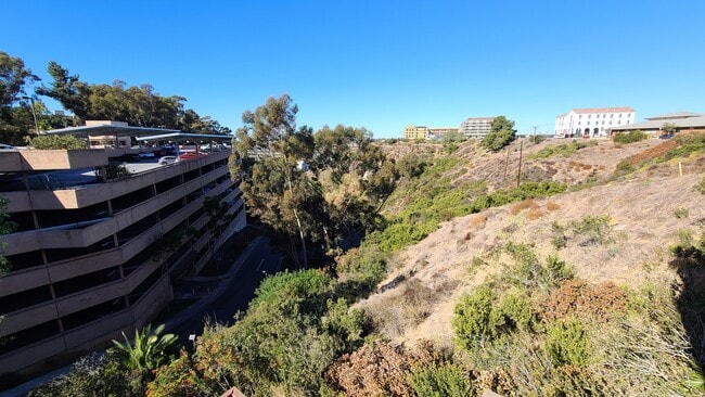 Quiet Backyard Canyon views - 4294 3rd Ave