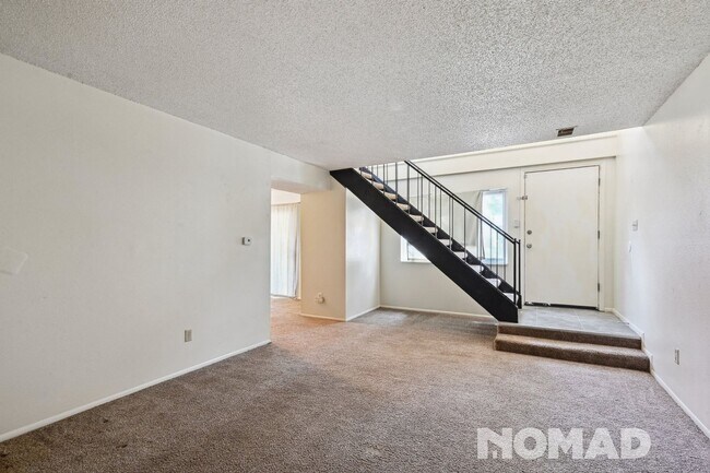 Building Photo - Charming 2BR Townhome in Aurora