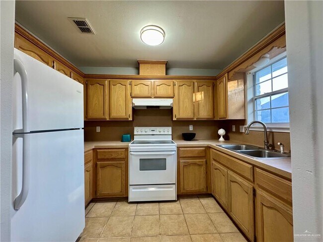 Foto del edificio - 28 S Dahlia St