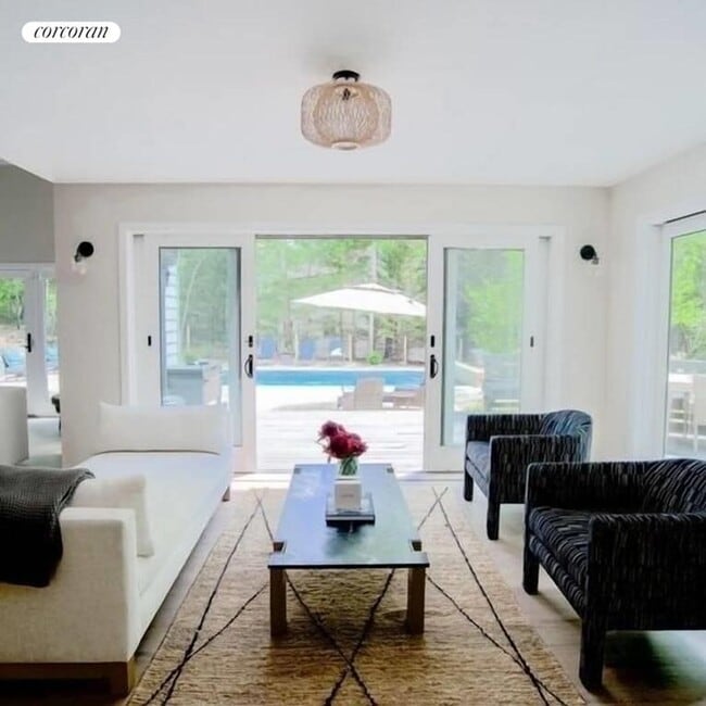 Foto del edificio - 20 Collingswood Dr