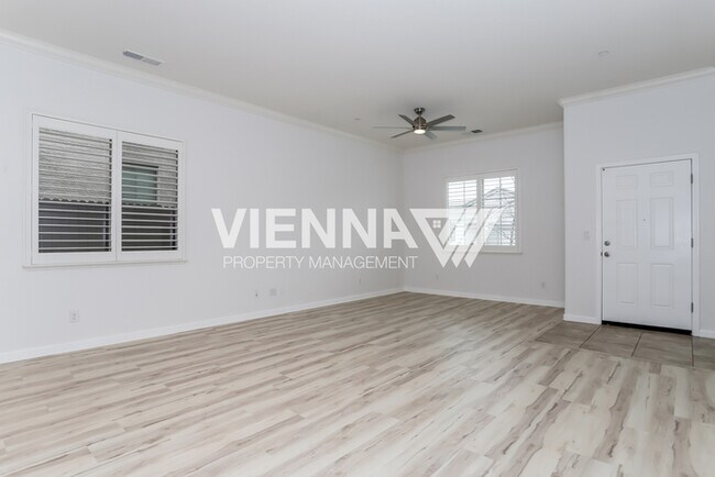 Foto del edificio - Beautiful Roseville Home rent ready!